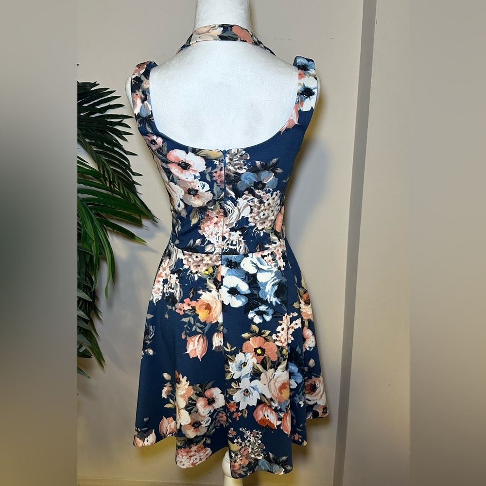 Floral Fit-and-Flare Blue Mini Short Dress - Medium - Picture 6 of 8